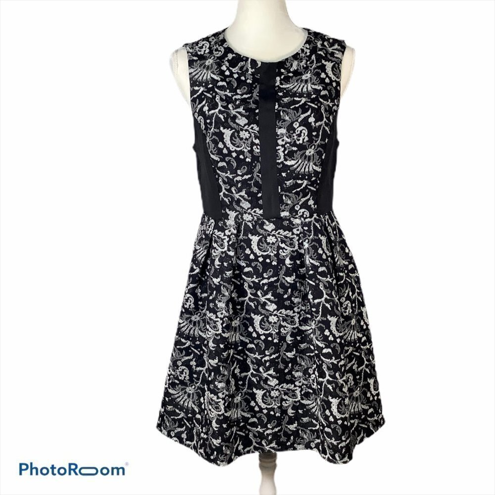 Forever 21 Contemporary Dress Black Silver Brocade Pattern Size Size 4‎ A-Line